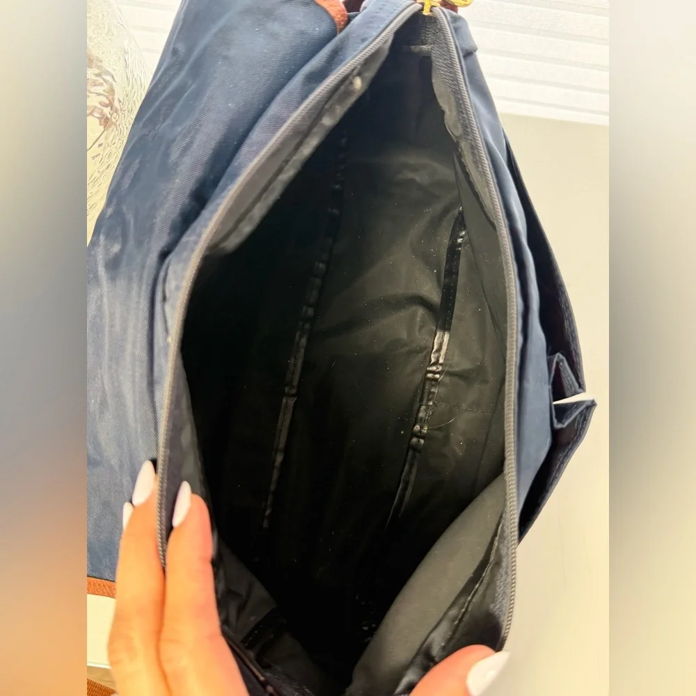 Longchamp Vintage Le Pliage Messenger Bag - Picture 10 of 12